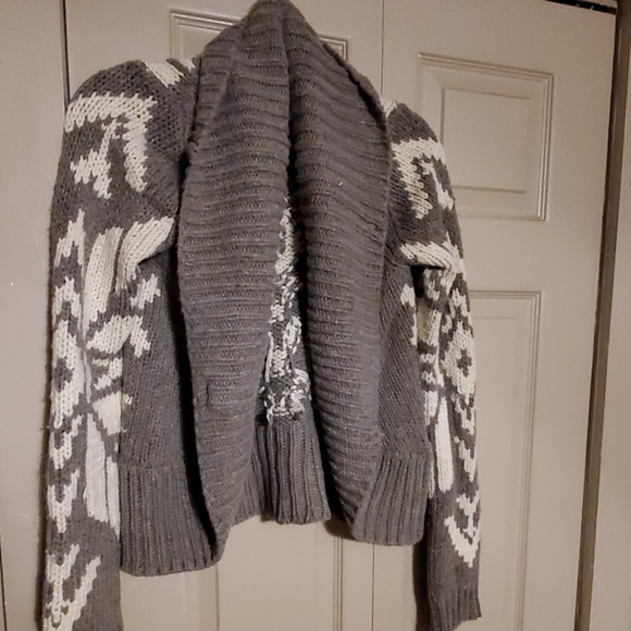 American Eagle Outfitters Sweaters - Nwot American eagle sweater